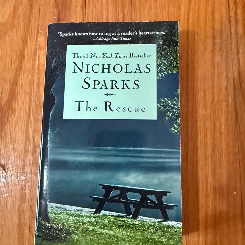 📚3 for $15📚 ‘The Rescue’ by Nicholas Sparks